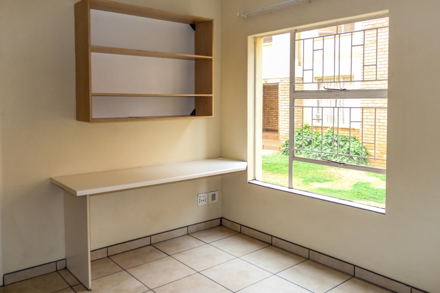1 Bedroom Property for Sale in Kannoniers Park North West